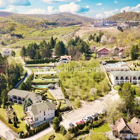 Elena Suncani Breg *